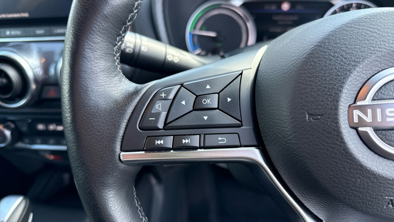 Nissan Juke 1.6 Hybrid Tekna 5dr Auto Hybrid Hatchback